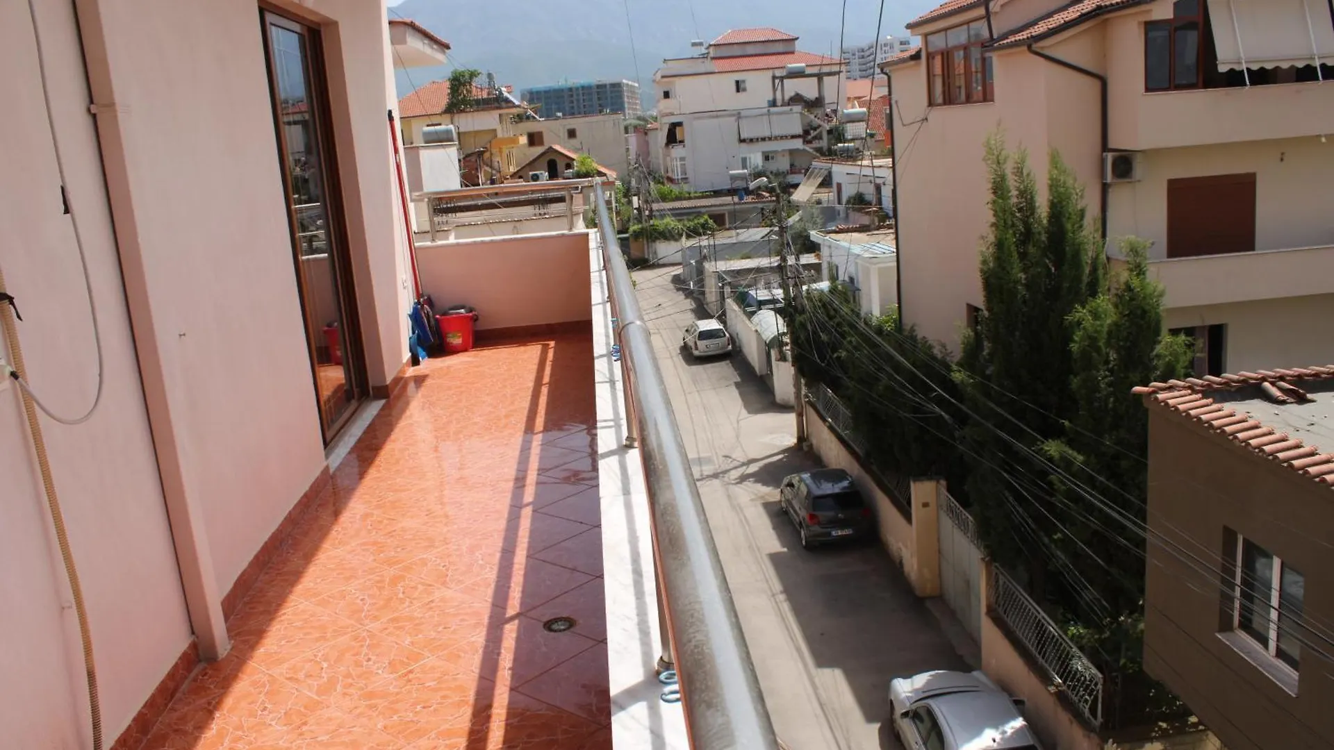 Crew Hostel Tirana